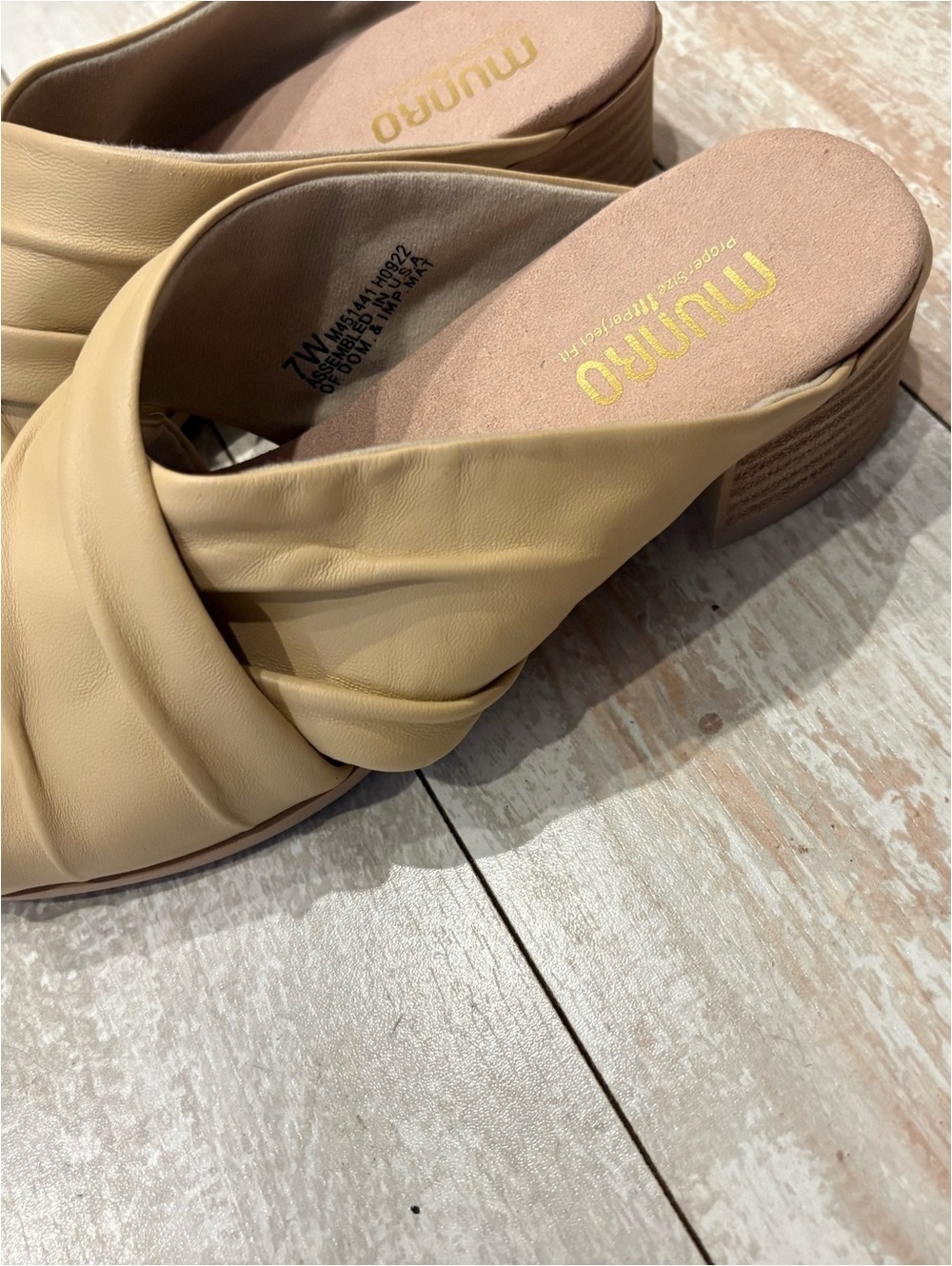 Munro Leather Criss Cross Slide Sandals Camel Tan Block Heel Women’s 7W USA - Picture 4 of 9